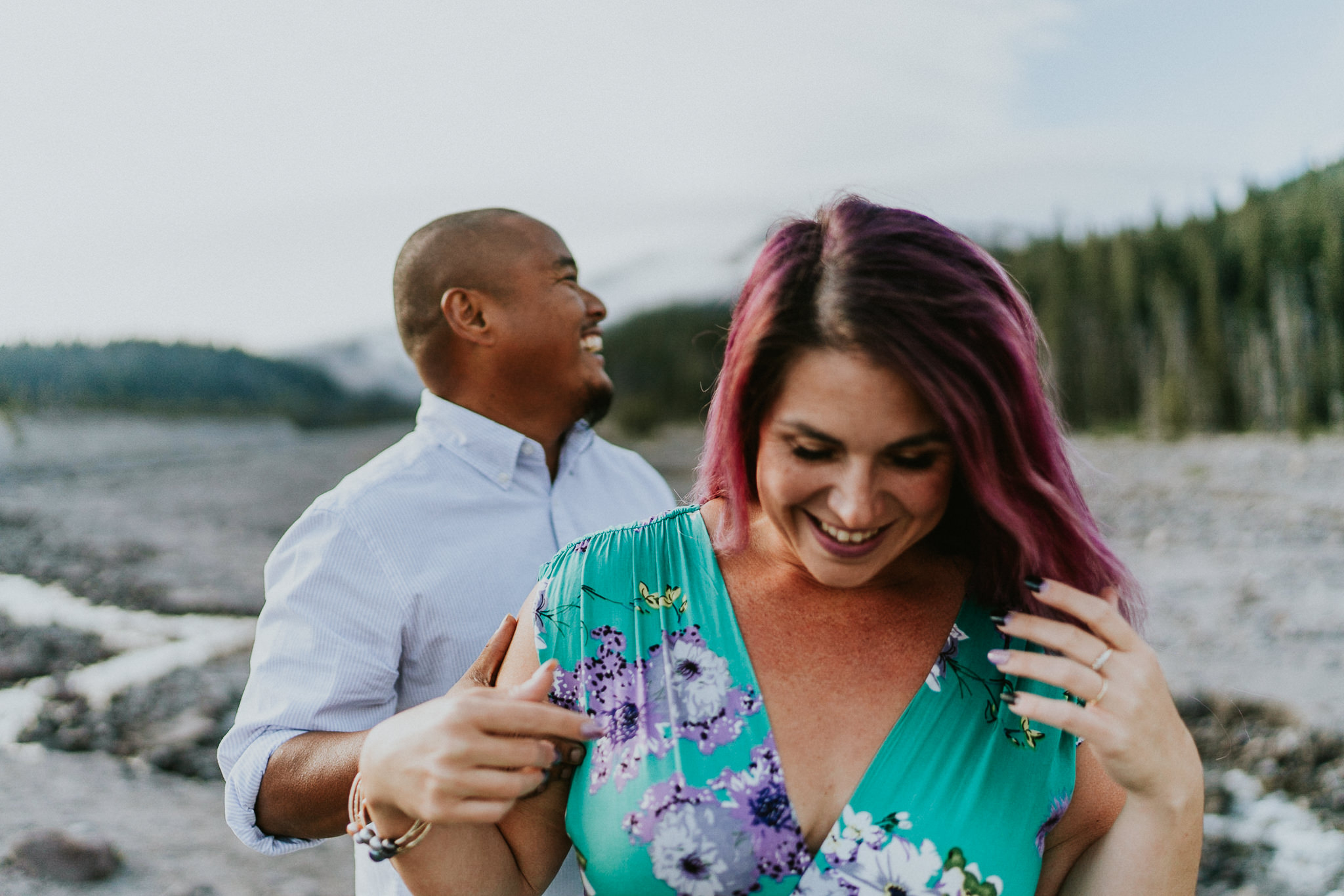 Laughing-Connection-Engagement-Photographer-Alfred-Tang