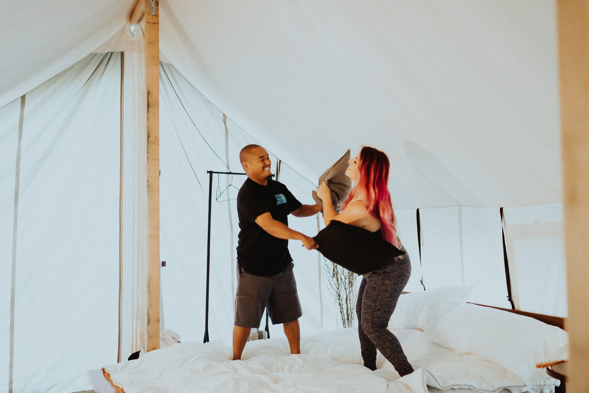 AirBNB-Pillow-Fight-Photographer