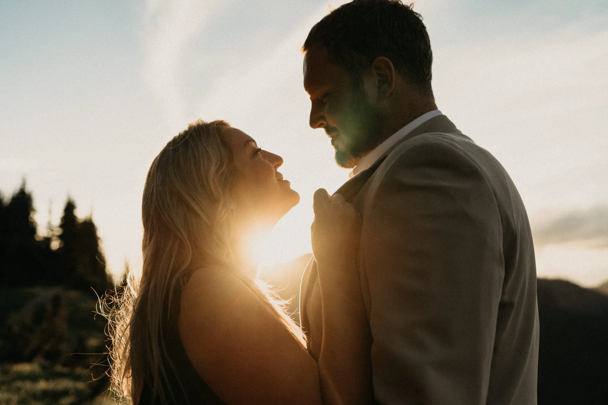 Sun-Flare-Close-up-Engagement