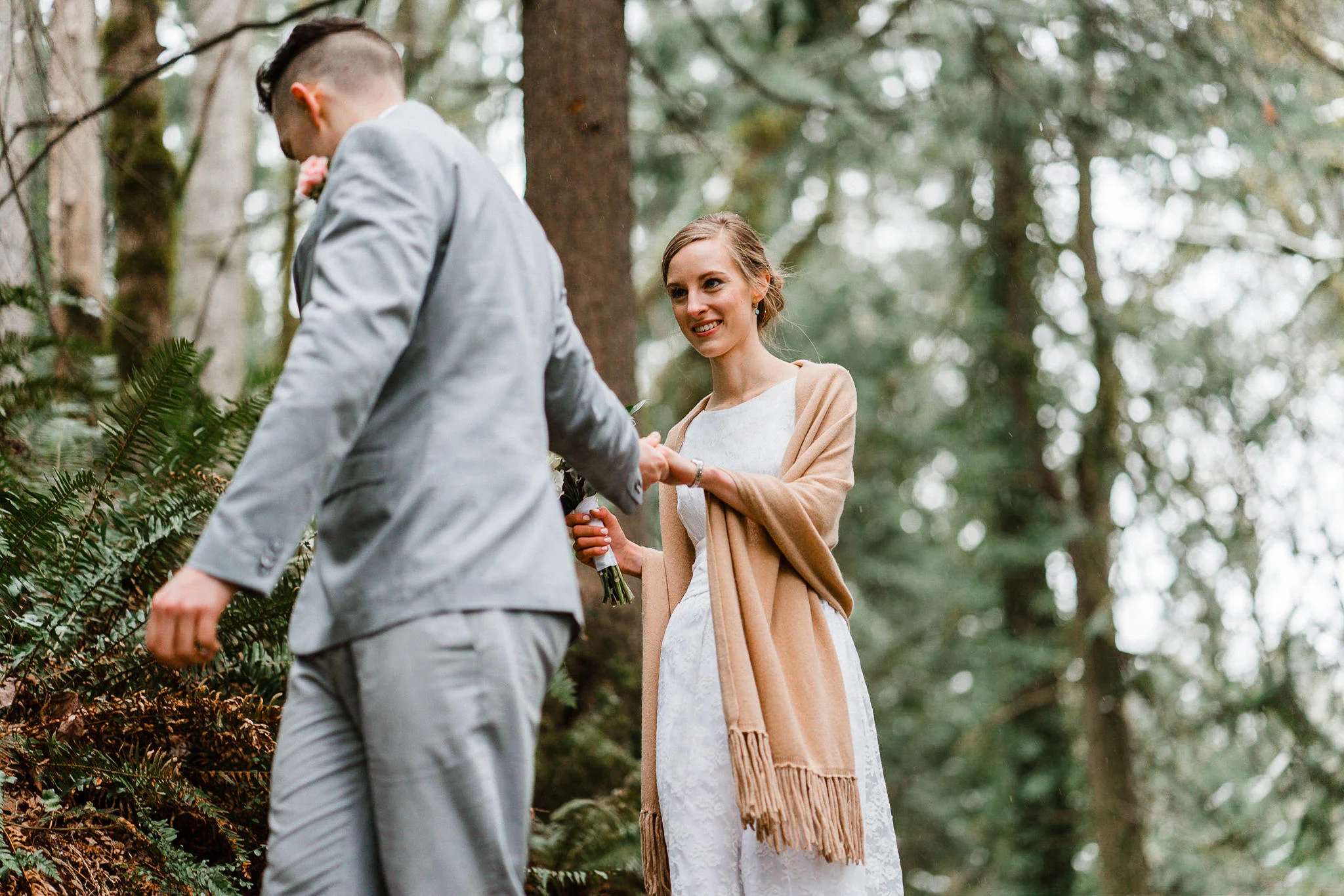 Tacoma-Seattle-Wedding-Elopement-Alfred-Tang-photography-style-me-pretty-30.jpg