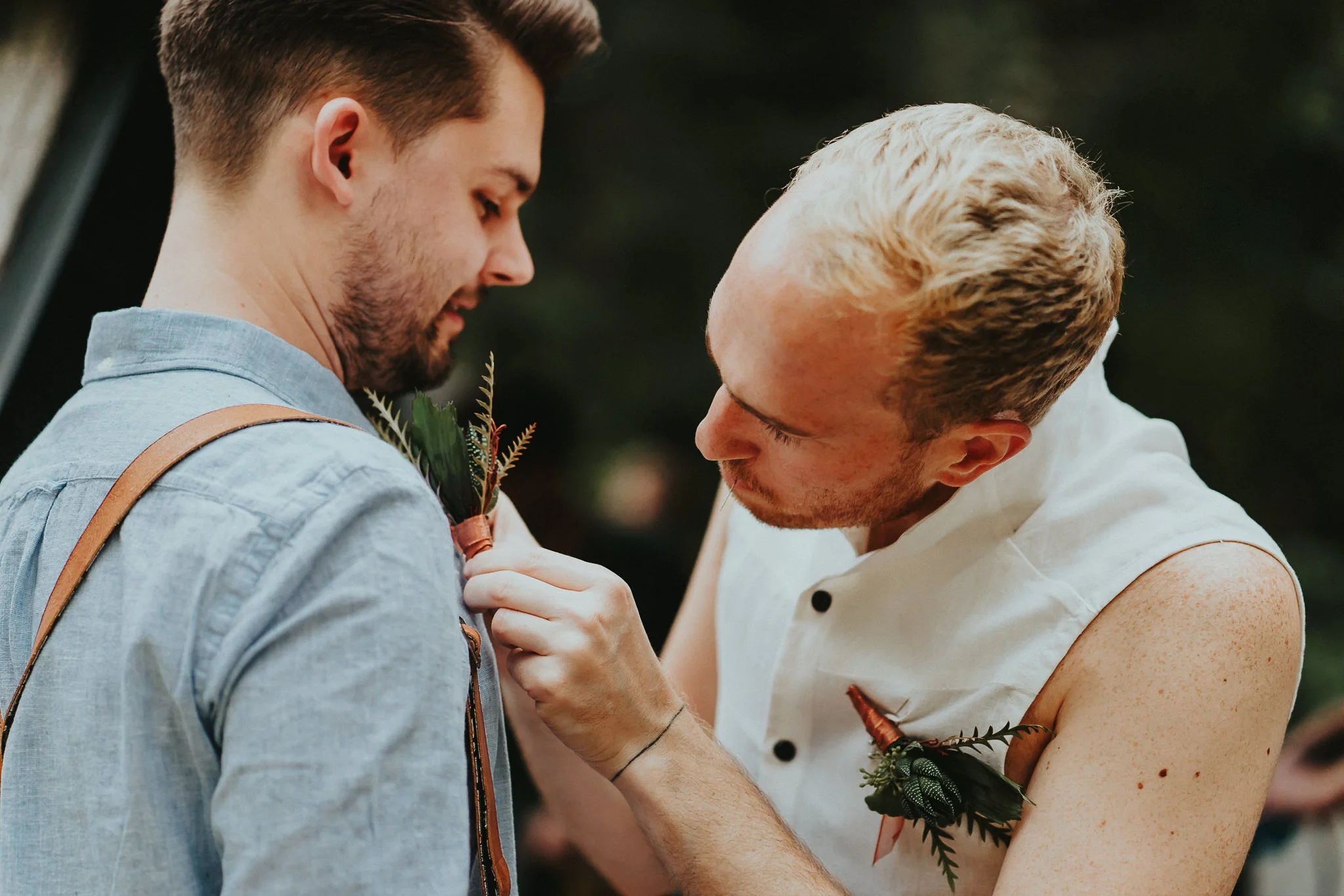 Pin boutonniere Groom Wedding Photographer