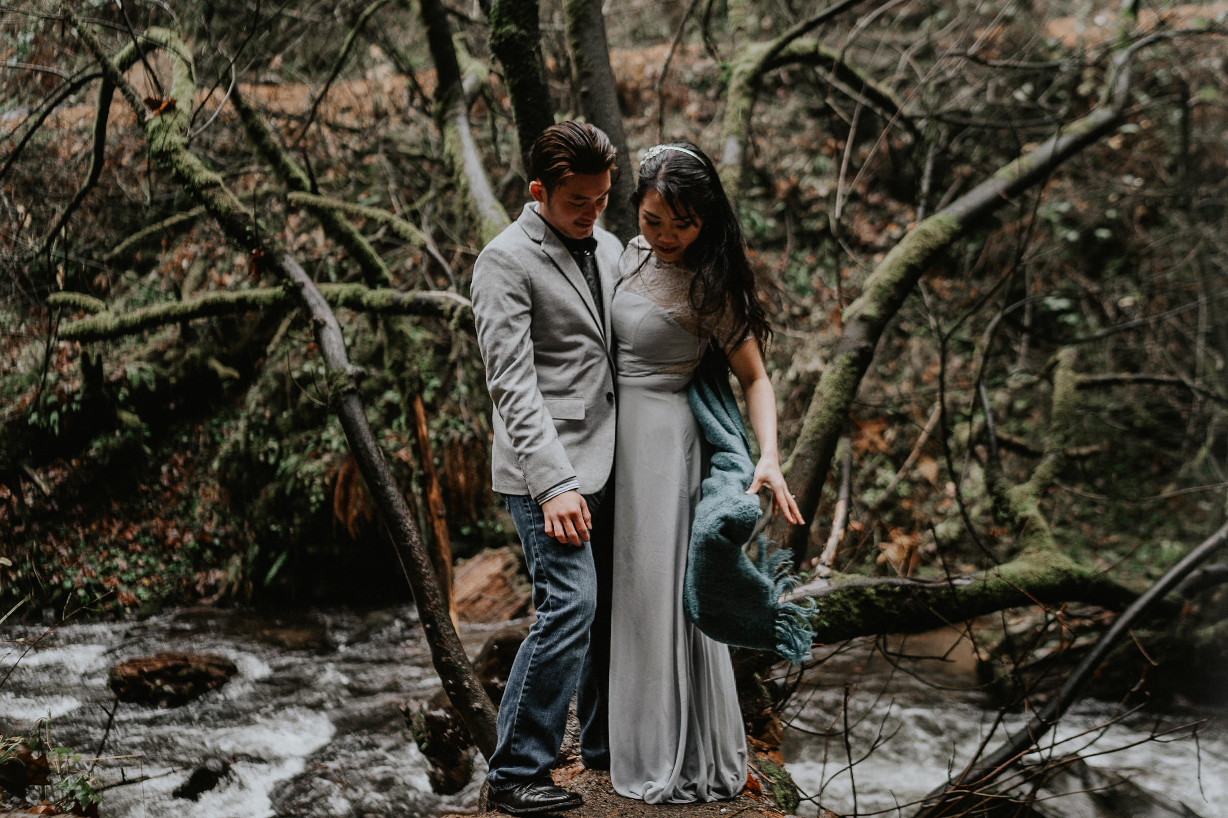 Columbia River Engagement Photographer Alfred Tang