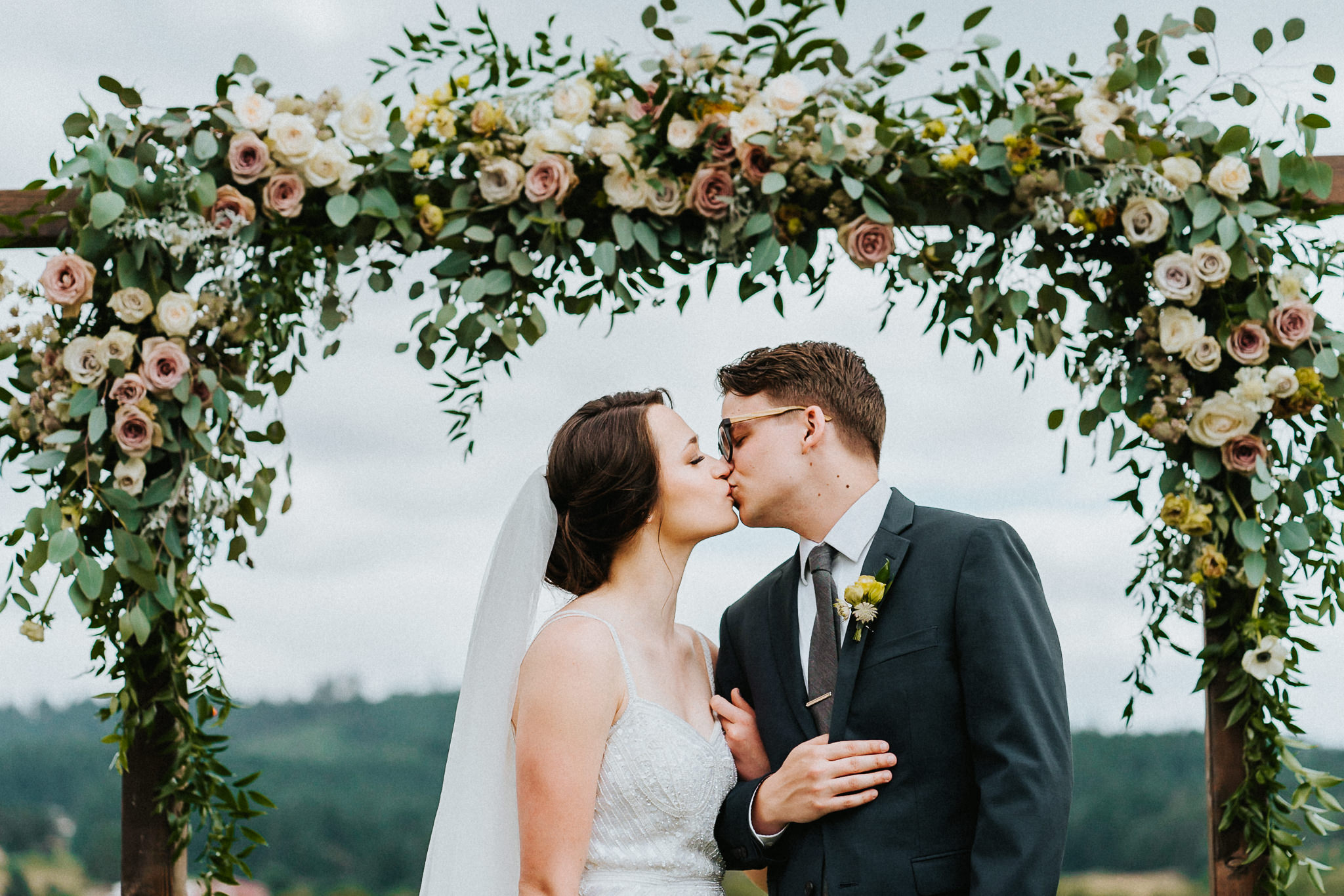 Bride Groom Portrait Kiss True Vine Florals Portland Wedding Photographer Alfred Tang