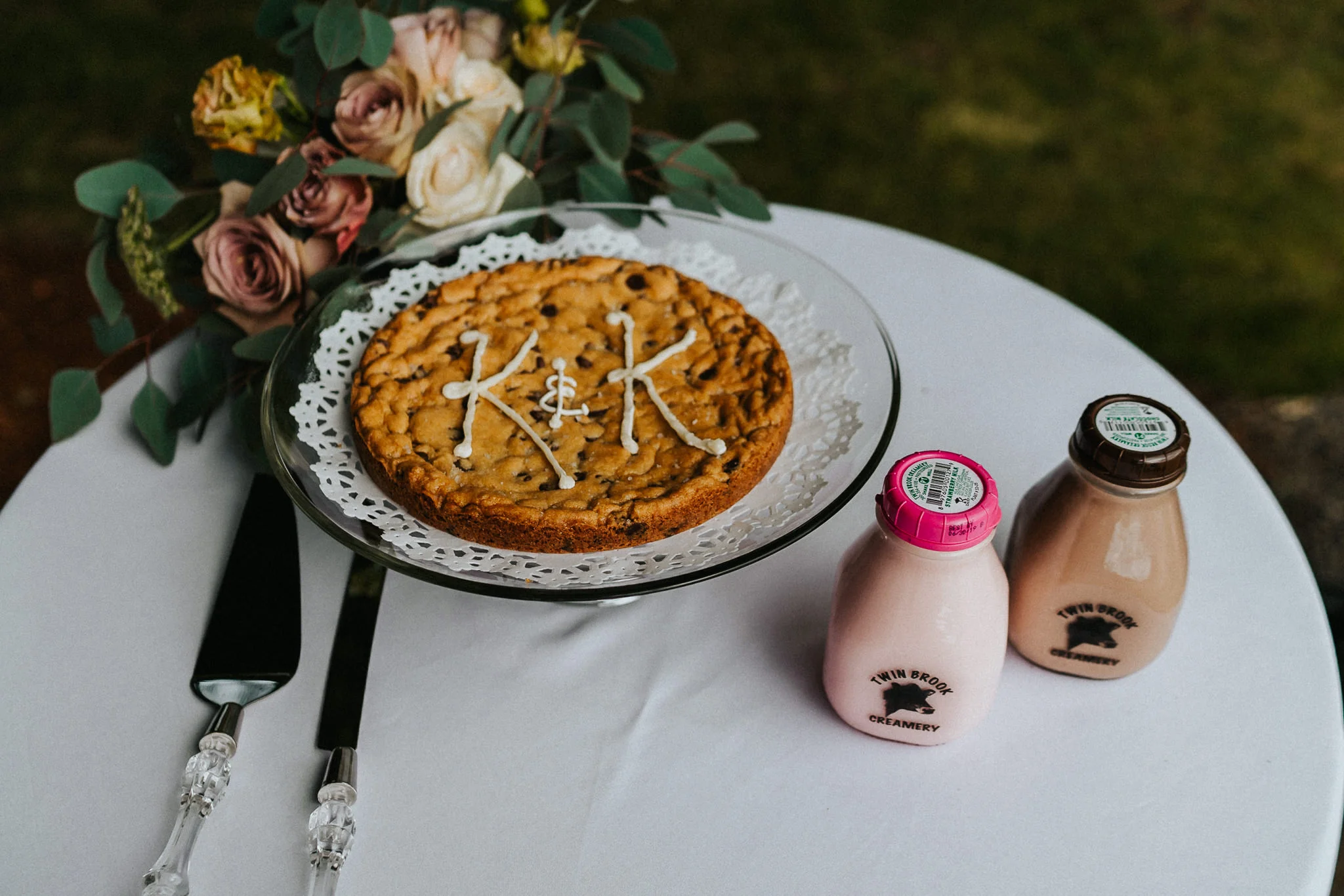 Wedding Cookie and milk Flowers floral Alfred Tang Photography