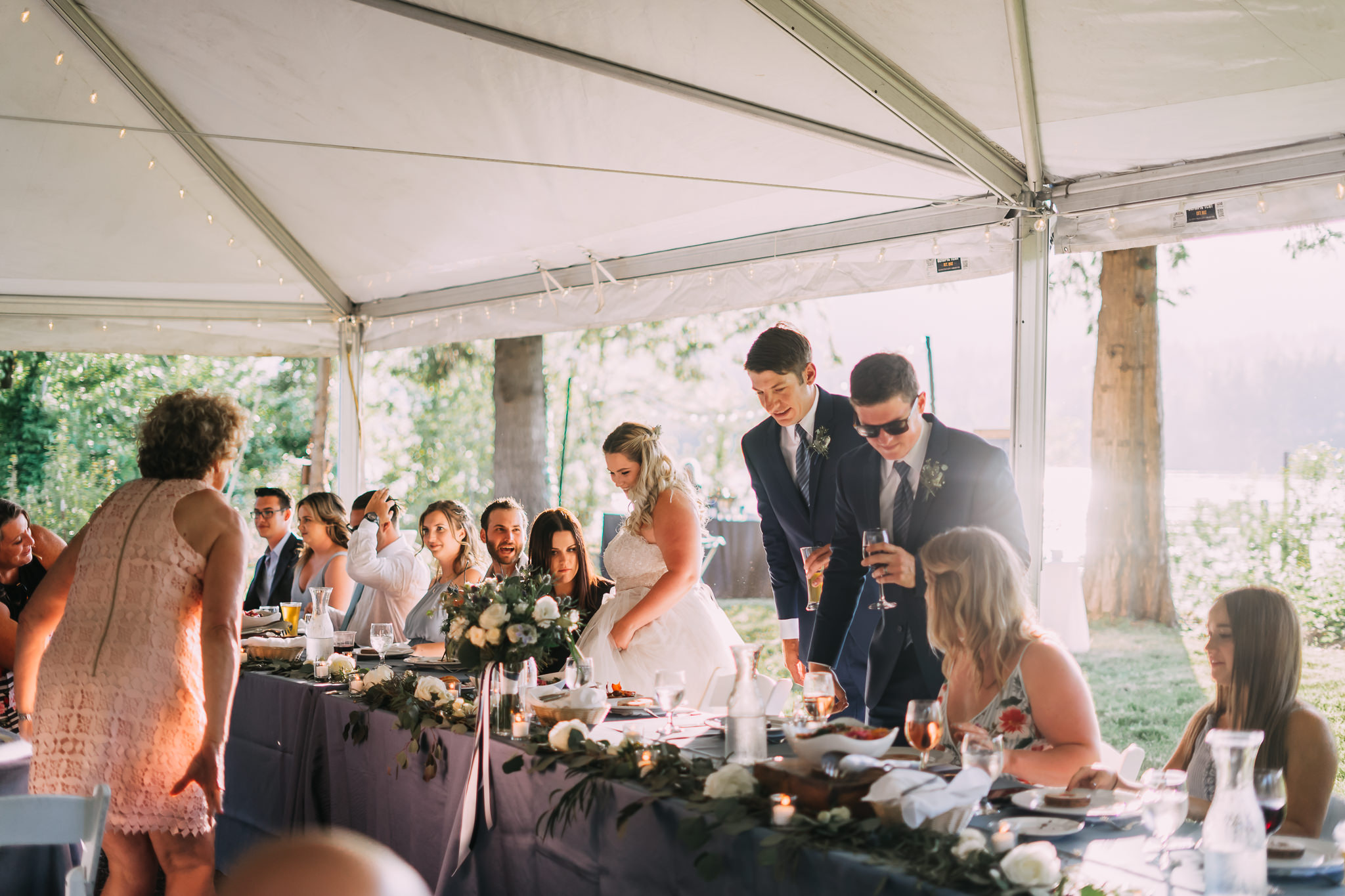 wedding head table columbia river gorge backyard wedding photographer