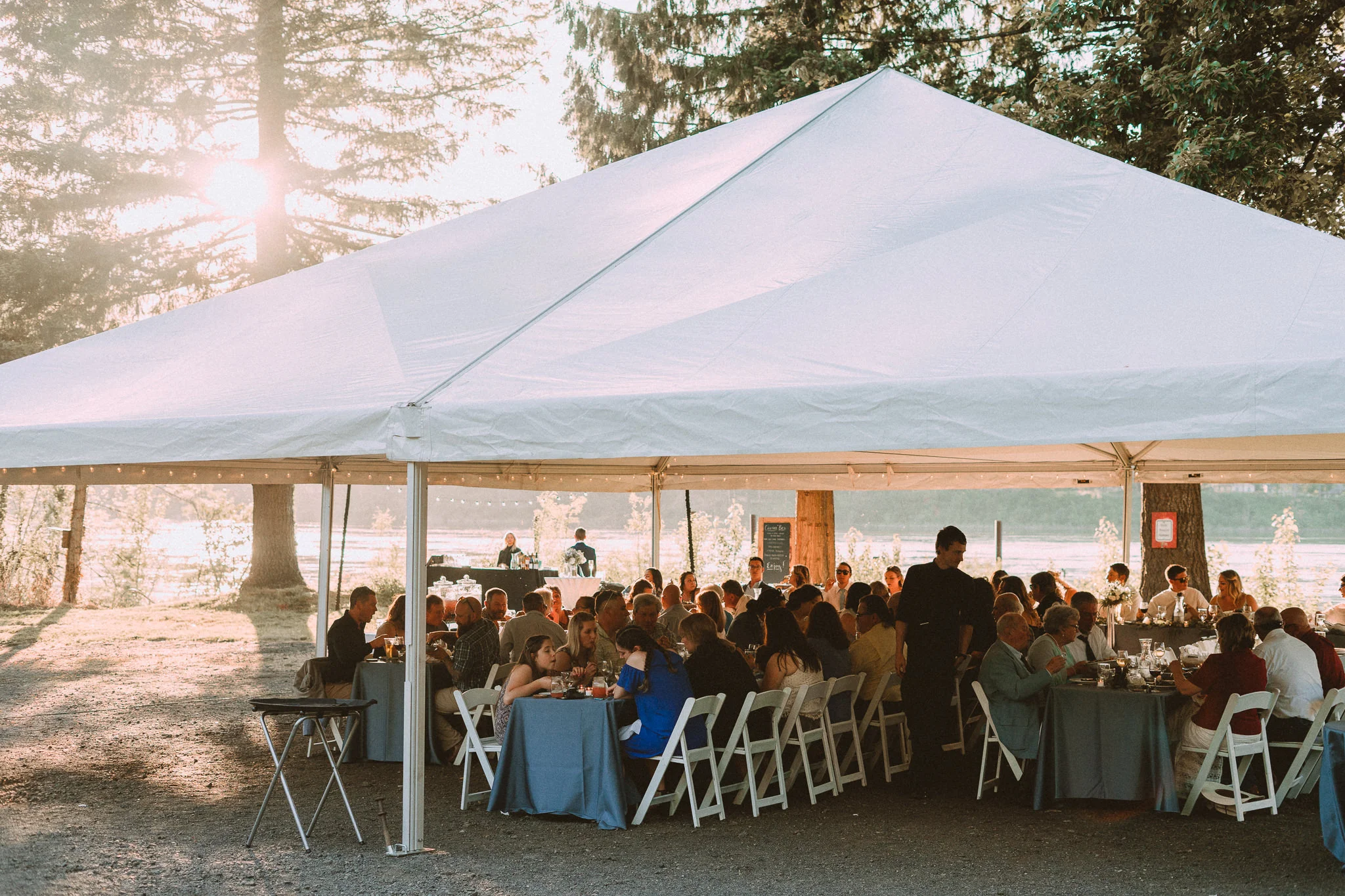 white canopy oregon summer no rain event wedding columbia river gorge Cascade Locks