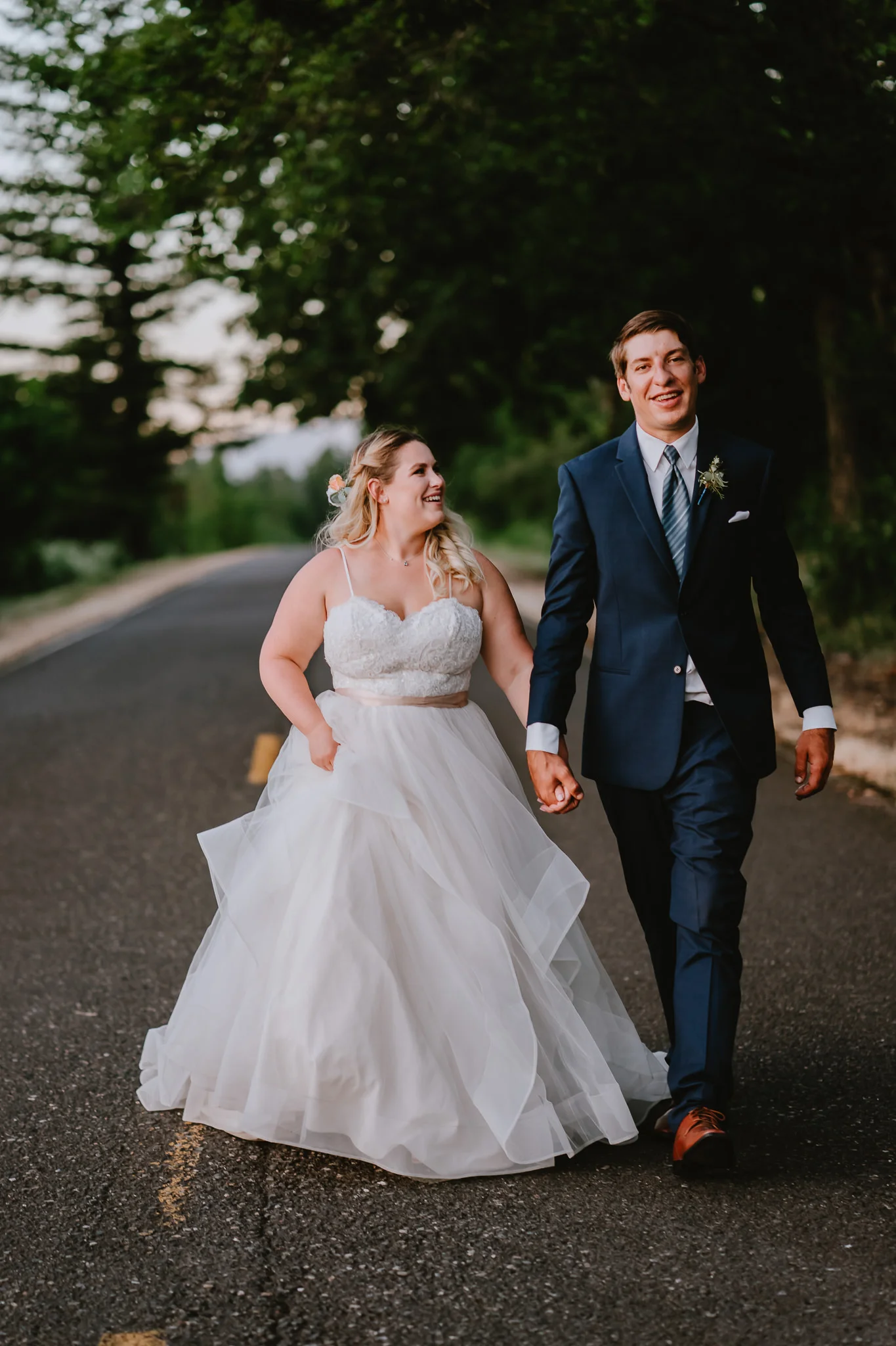 Columbia-Gorge-Backyard-Wedding-Photographer-Portland-best-Alfred-Tang-89.jpg