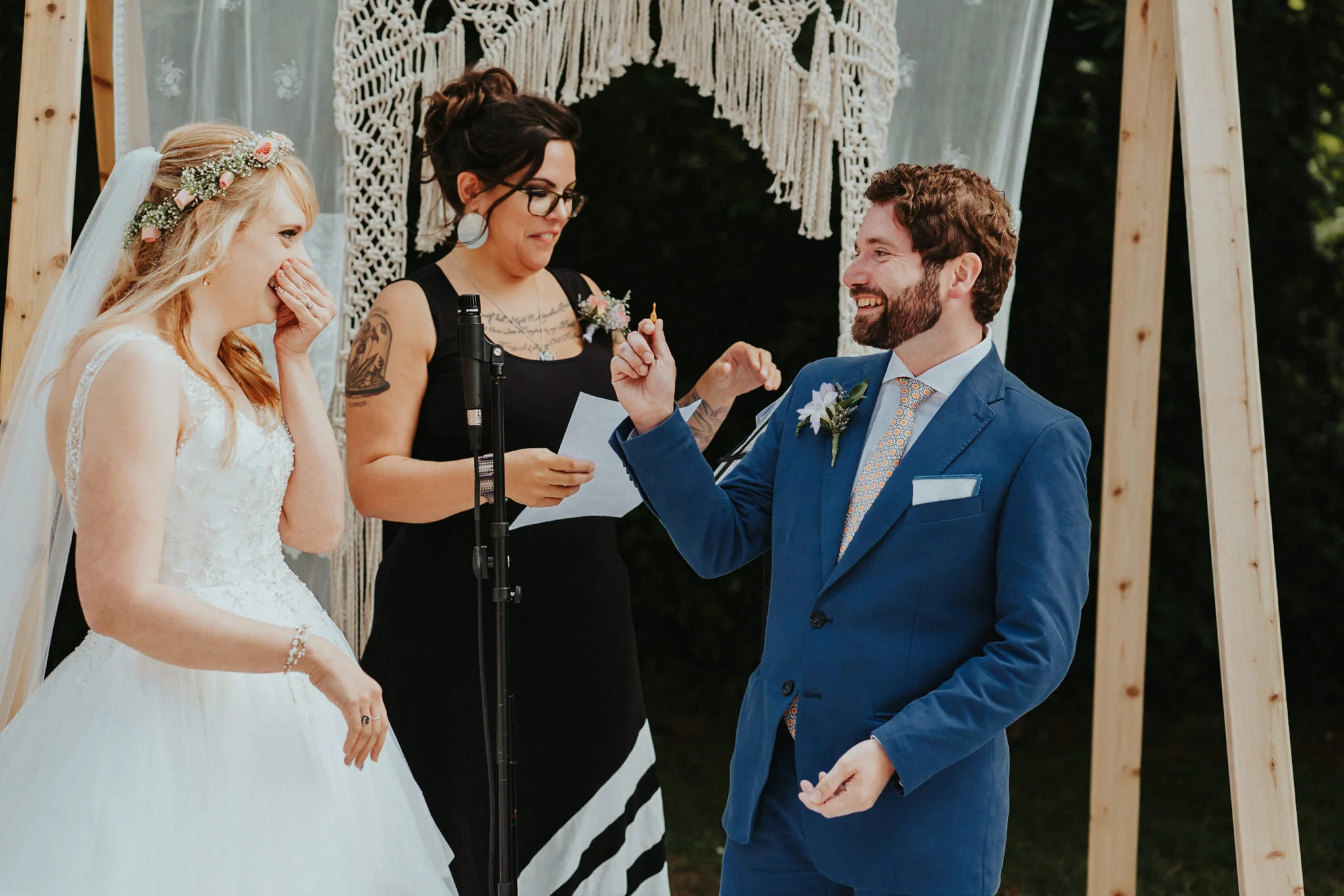 tiny chicken giraffe gift bride groom laughing Sou'Wester Wedding Photographer Alfred Tang