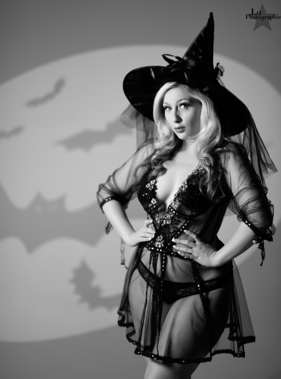 La Photographie Boudoir Halloween Pinup 11.jpg