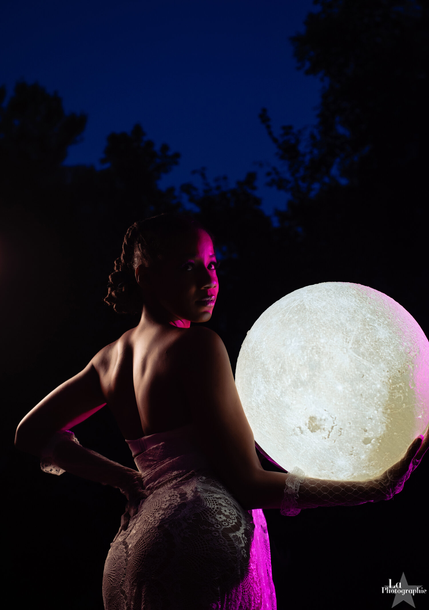 Moon Lamp Portraits by La Photographie Nashville 02.jpg