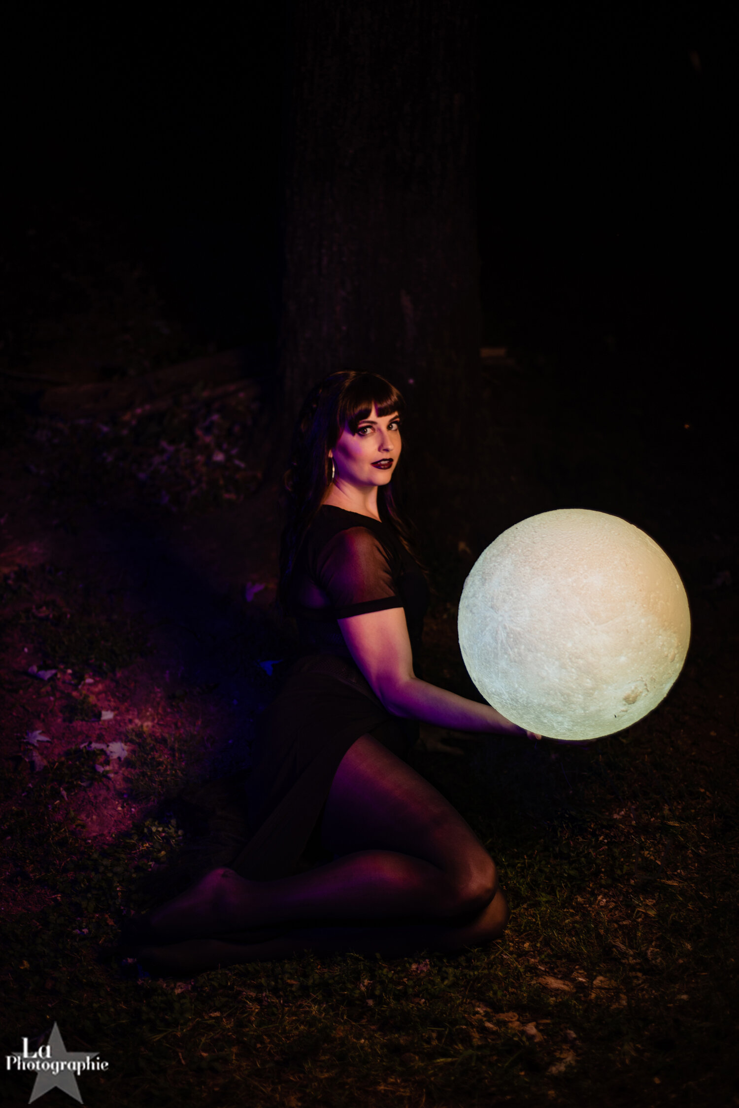 Moon Lamp Portraits by La Photographie Nashville 04.jpg
