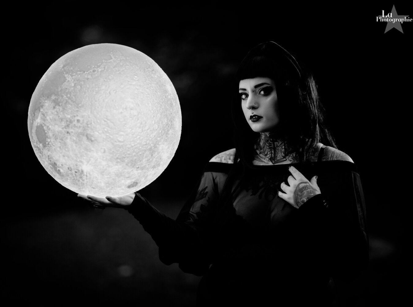 Moon Lamp Portraits by La Photographie Nashville 09.jpg