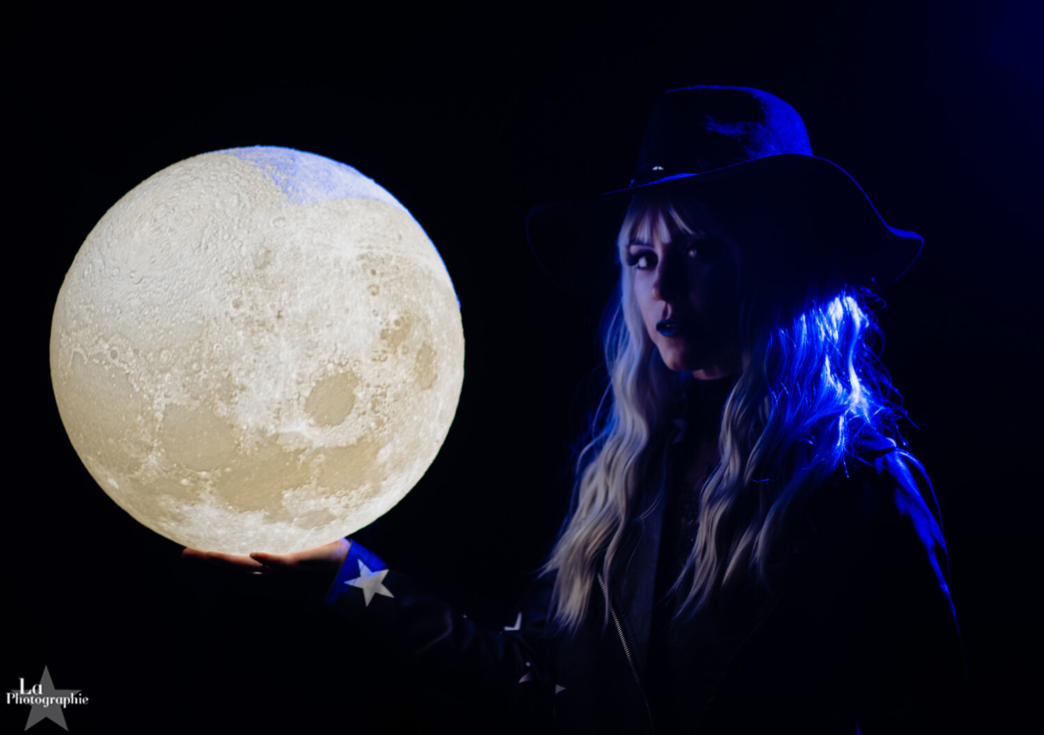 Moon Lamp Portraits by La Photographie Nashville 11.jpg