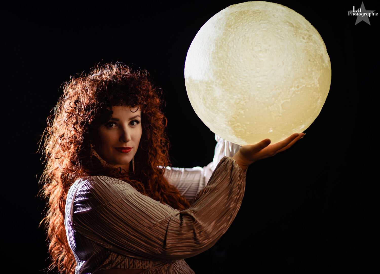 Moon Lamp Portraits by La Photographie Nashville 13.jpg