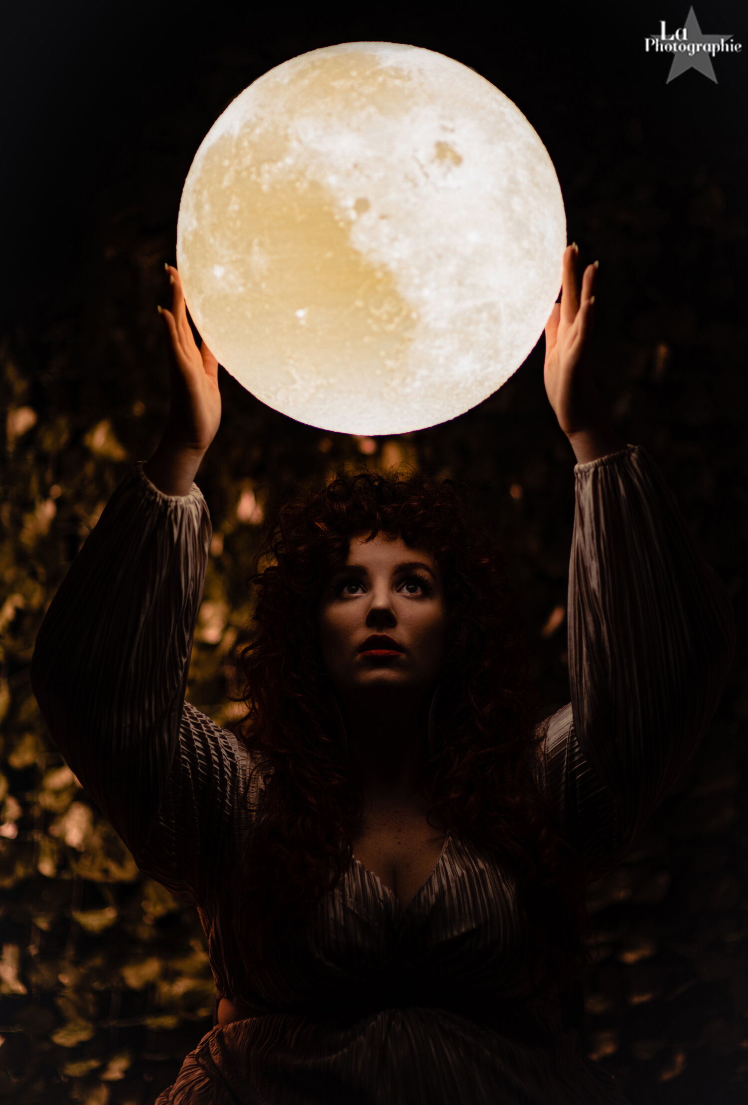 Moon Lamp Portraits by La Photographie Nashville 14.jpg