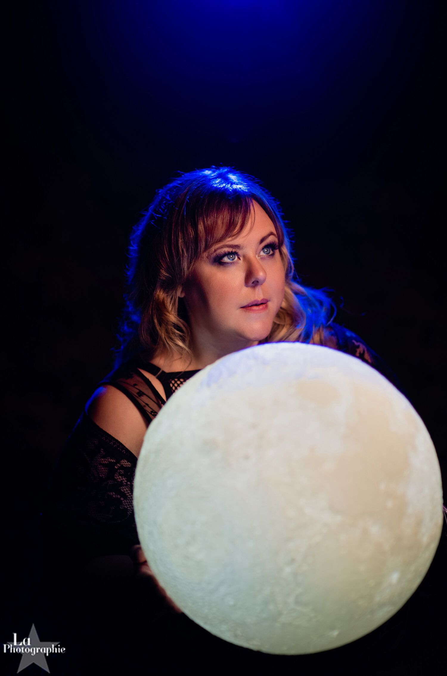 Moon Lamp Portraits by La Photographie Nashville 16.jpg