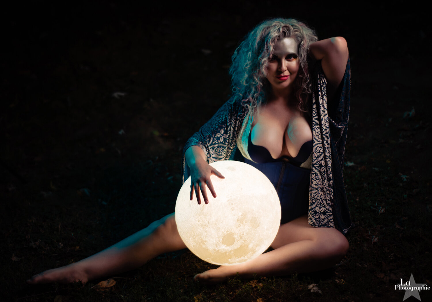 Moon Lamp Portraits by La Photographie Nashville 21.jpg