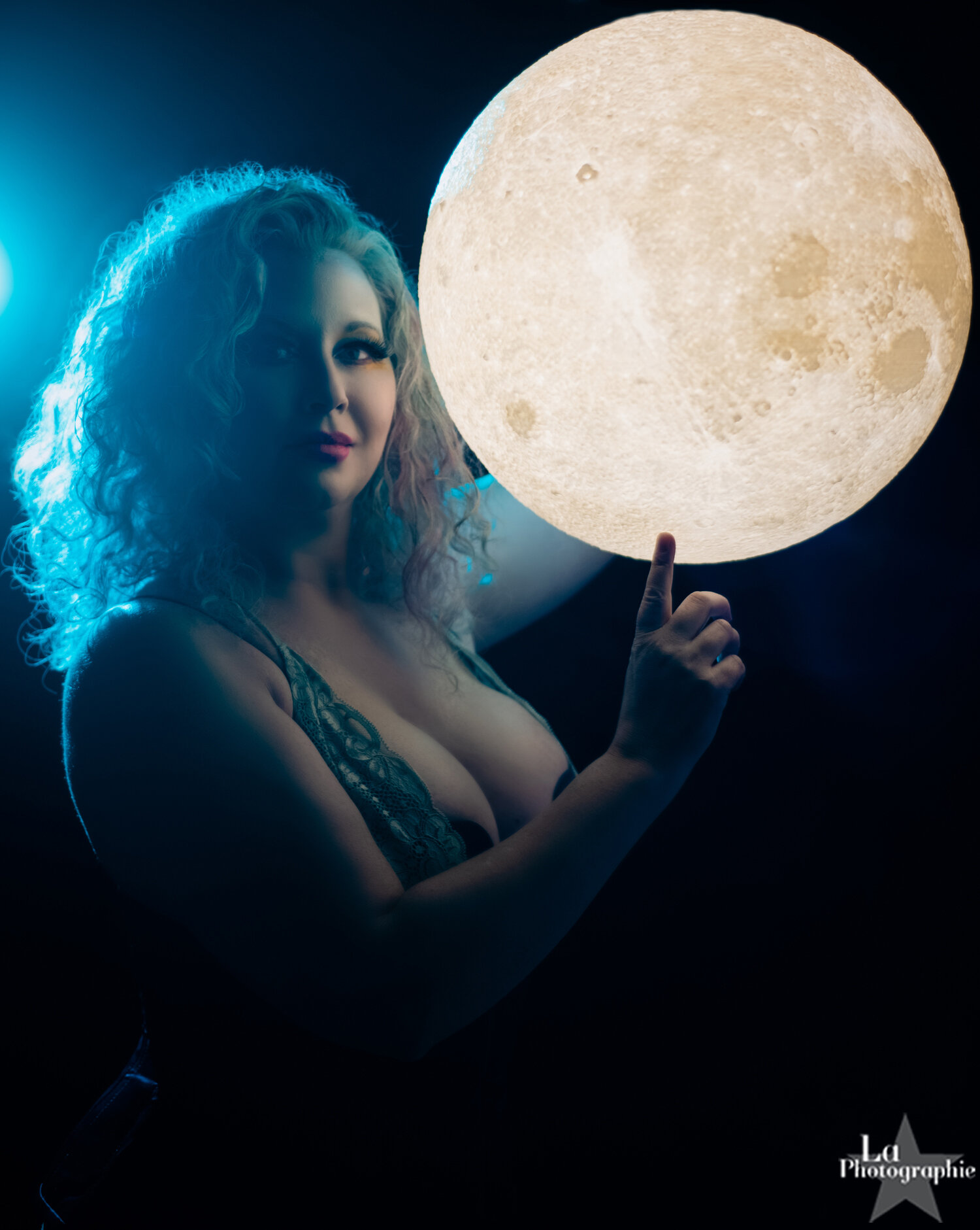 Moon Lamp Portraits by La Photographie Nashville 22.jpg