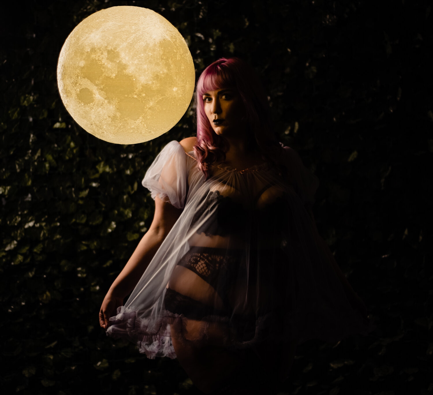 Moon Lamp Portraits by La Photographie Nashville 07.jpg