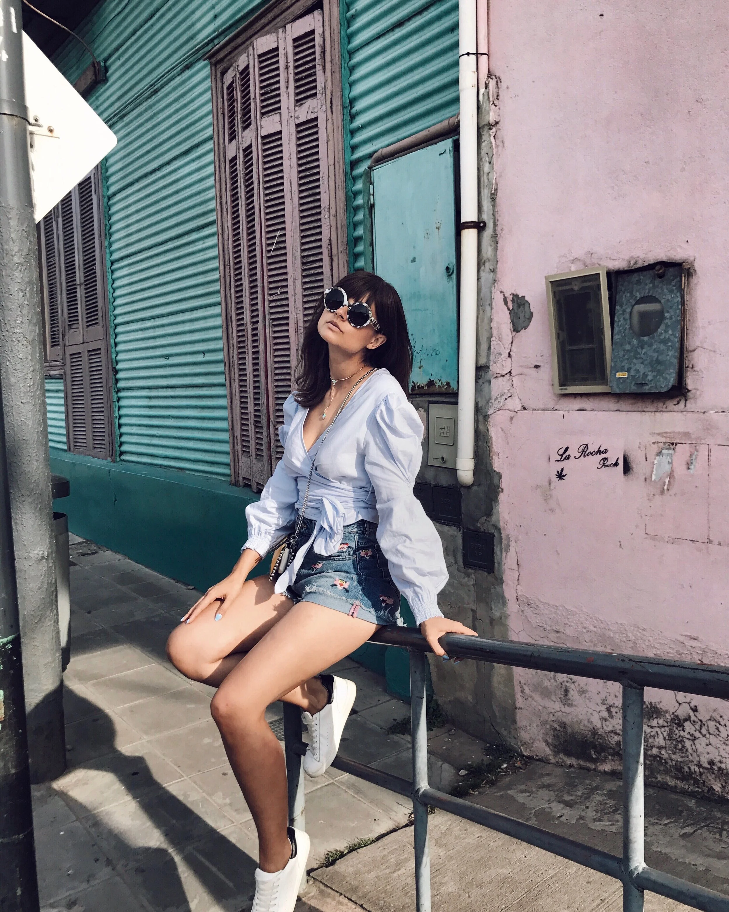 top: Zara / shorts: Zara / shoes: Marciano / bag: Zara / sunnies: & Other Stories / necklace: Lionette