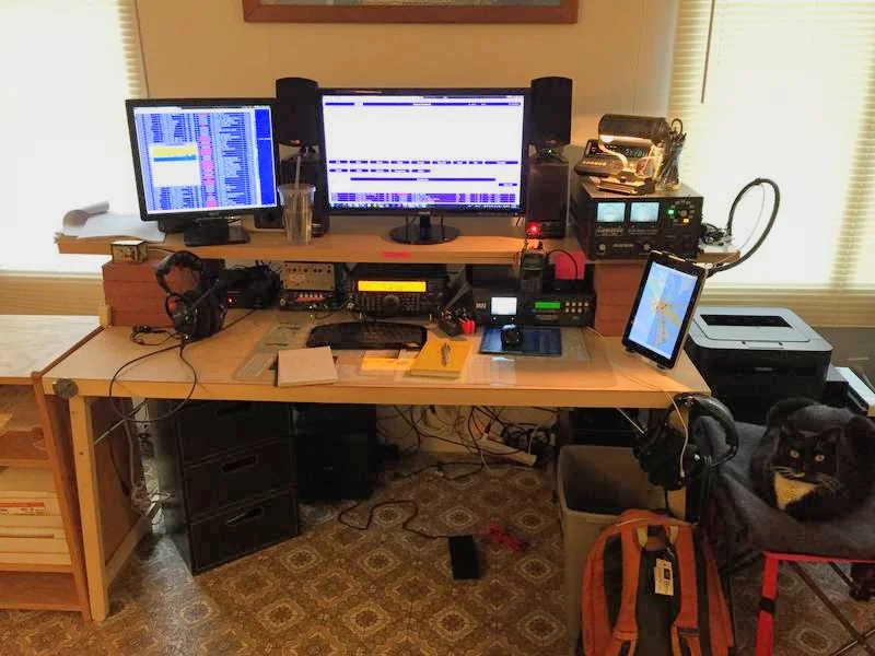 Final QRO station at my former Prineville, OR QTH. I miss this setup.