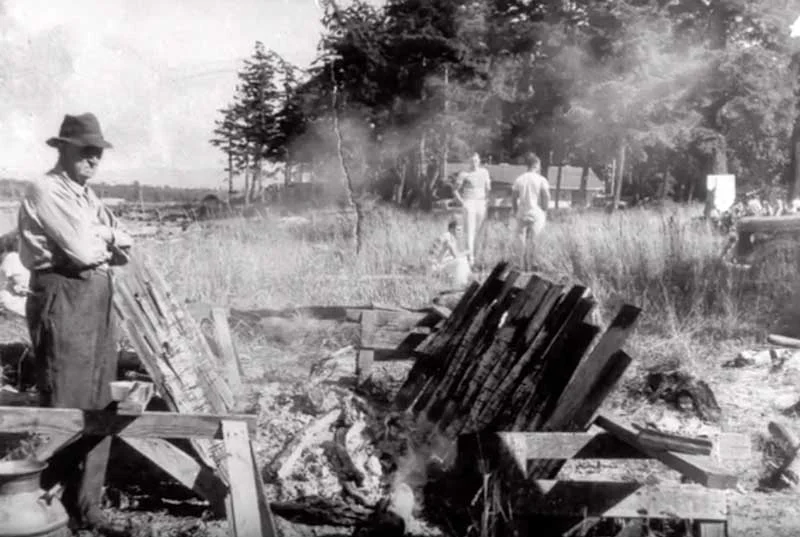 Salmon barbecue at Lane Spit