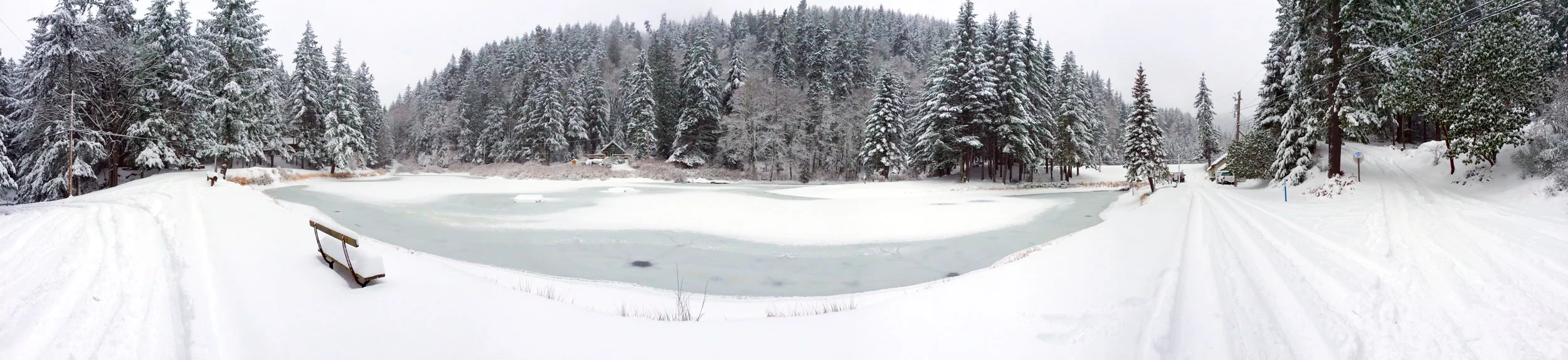 Panorama of Holiday Lake (click to enlarge)