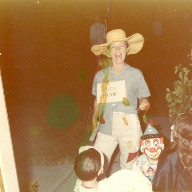 One of my favorite pics of my  Mom.. and yes I&rsquo;m the little clown at the bottom #myFunMom #Halloween #Funoldphotos