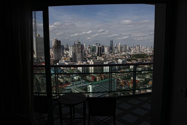 4 cRoom with a View Chatrium Riverside Bankok.jpg