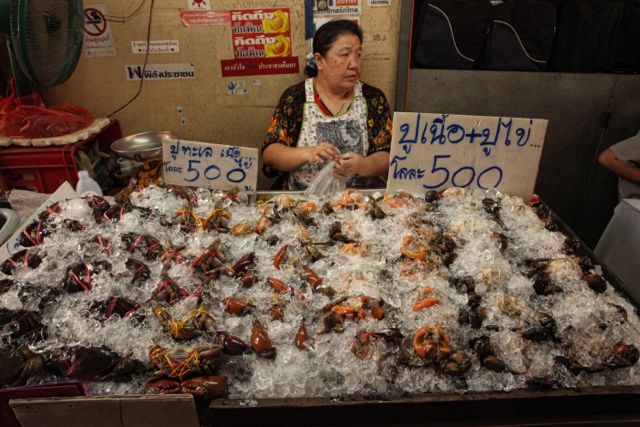 9a Vendor selling Crabs.jpg