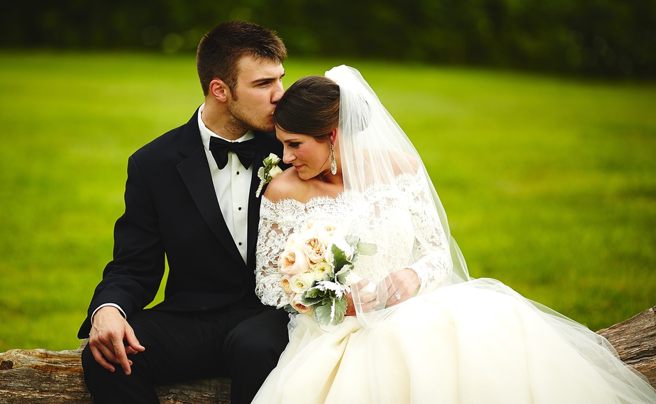 Photography: Justin Mark Photography | Venue: Historic Hope Glen Farm | Wedding Gown: The Wedding Shoppe | Hair & Makeup: Creative Beaute Agency - Wendy Zarate | Officiant: Dean Dunavan | Caterer: Green Mill Catering | DJ: Adagio DJay Entertainment | Floral: Bellagala - Lesley Quan | Horse and Carriage: The Hitching Co.