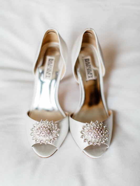 Coordinator: Nadia | Venue: Carlson Towers / Ivy Hotel |Photographer: Geneoh Photography | Videographer: Jon Clarity Films | Decor: Linen Effects | Florist: Serendipity | DJ: Instant Request | Pianist: Michael Loonan | Bakery: Sweet Retreat