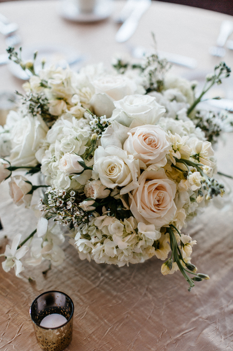 Coordinator: Nadia | Venue: Carlson Towers / Ivy Hotel |Photographer: Geneoh Photography | Videographer: Jon Clarity Films | Decor: Linen Effects | Florist: Serendipity | DJ: Instant Request | Pianist: Michael Loonan | Bakery: Sweet Retreat