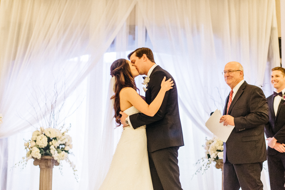 Coordinator: Nadia | Venue: Carlson Towers / Ivy Hotel |Photographer: Geneoh Photography | Videographer: Jon Clarity Films | Decor: Linen Effects | Florist: Serendipity | DJ: Instant Request | Pianist: Michael Loonan | Bakery: Sweet Retreat