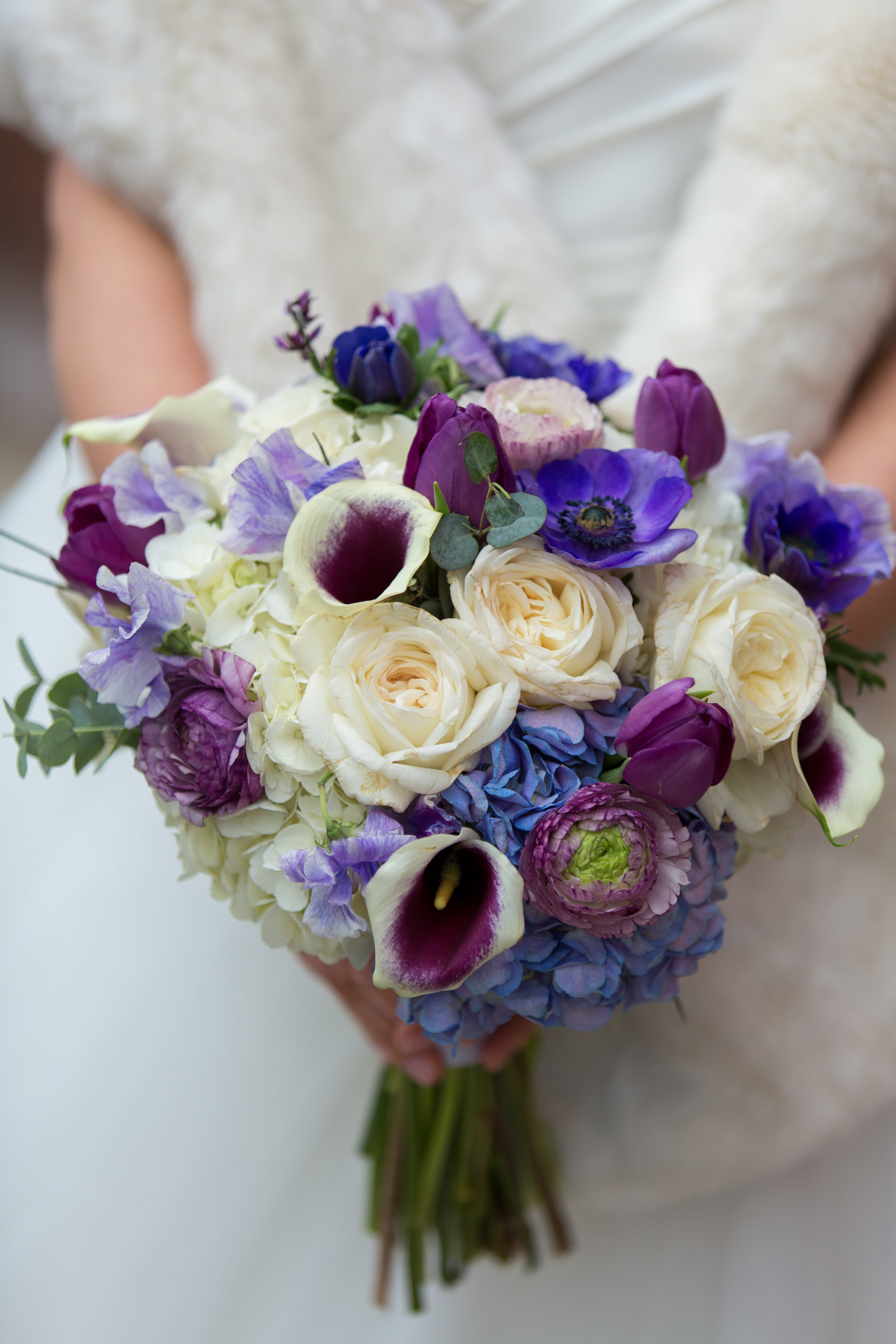 Vendors: Venue: Aria | Photography: Studio 220 | Beauty: Primped | Catering: Chowgirls | Floral: Grace Klein Design | Rentals/Decor: Linen Effects | Cake: Cocoa & Fig | Ceremony Music: Lake String Quartet | Officiant: Positively Charmed | Reception Entertainment: Adagio