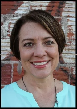 MichelleD.headshot_1894.jpg