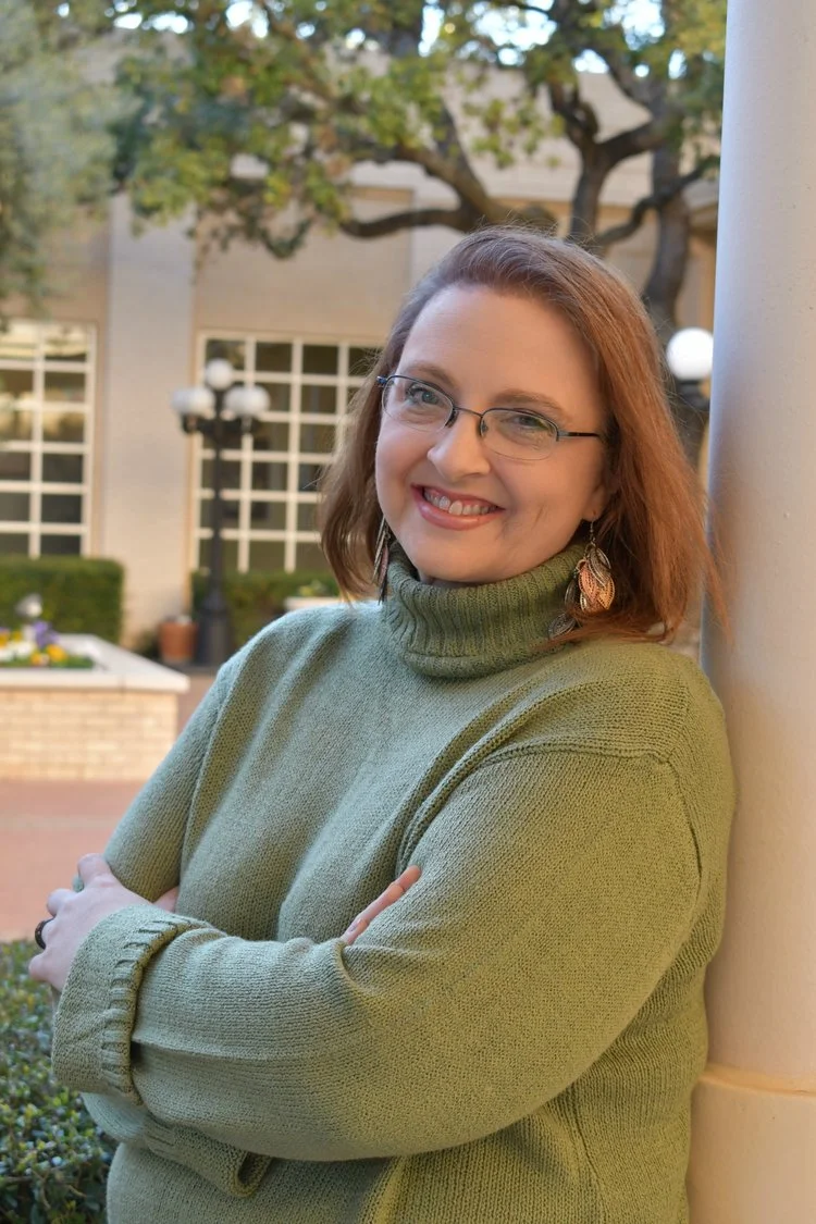 LoriTwichellProfilePic_2018.jpg
