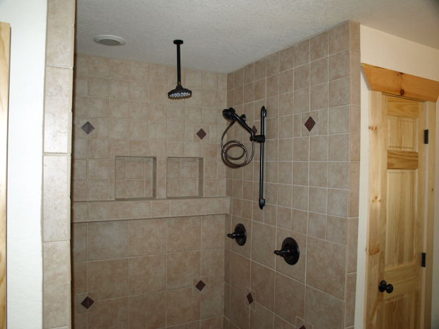 9 Int-Bath2.jpg