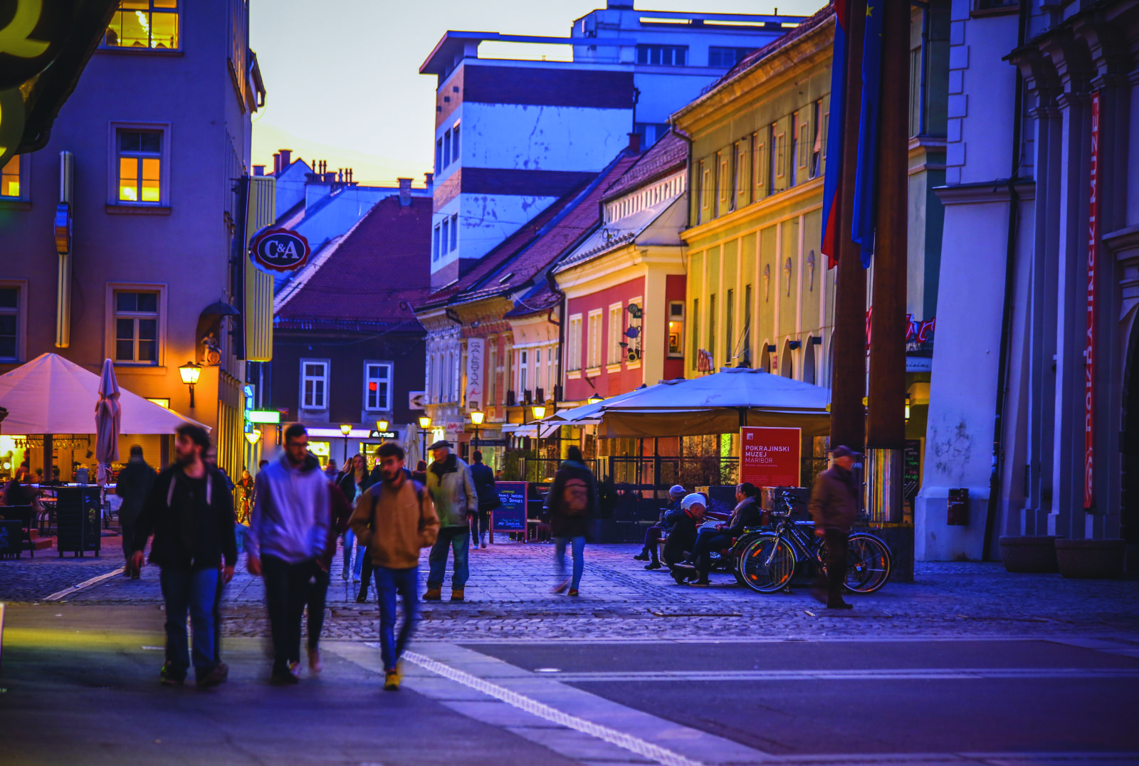 Foto: Igor Unuk - Grajski trg in the evening