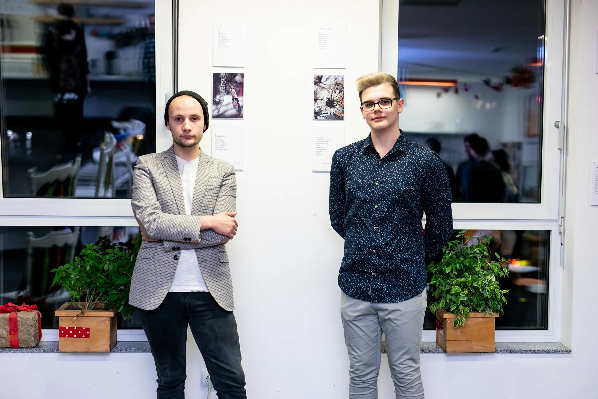 Fotografsko-pesniška razstava: Brstenje