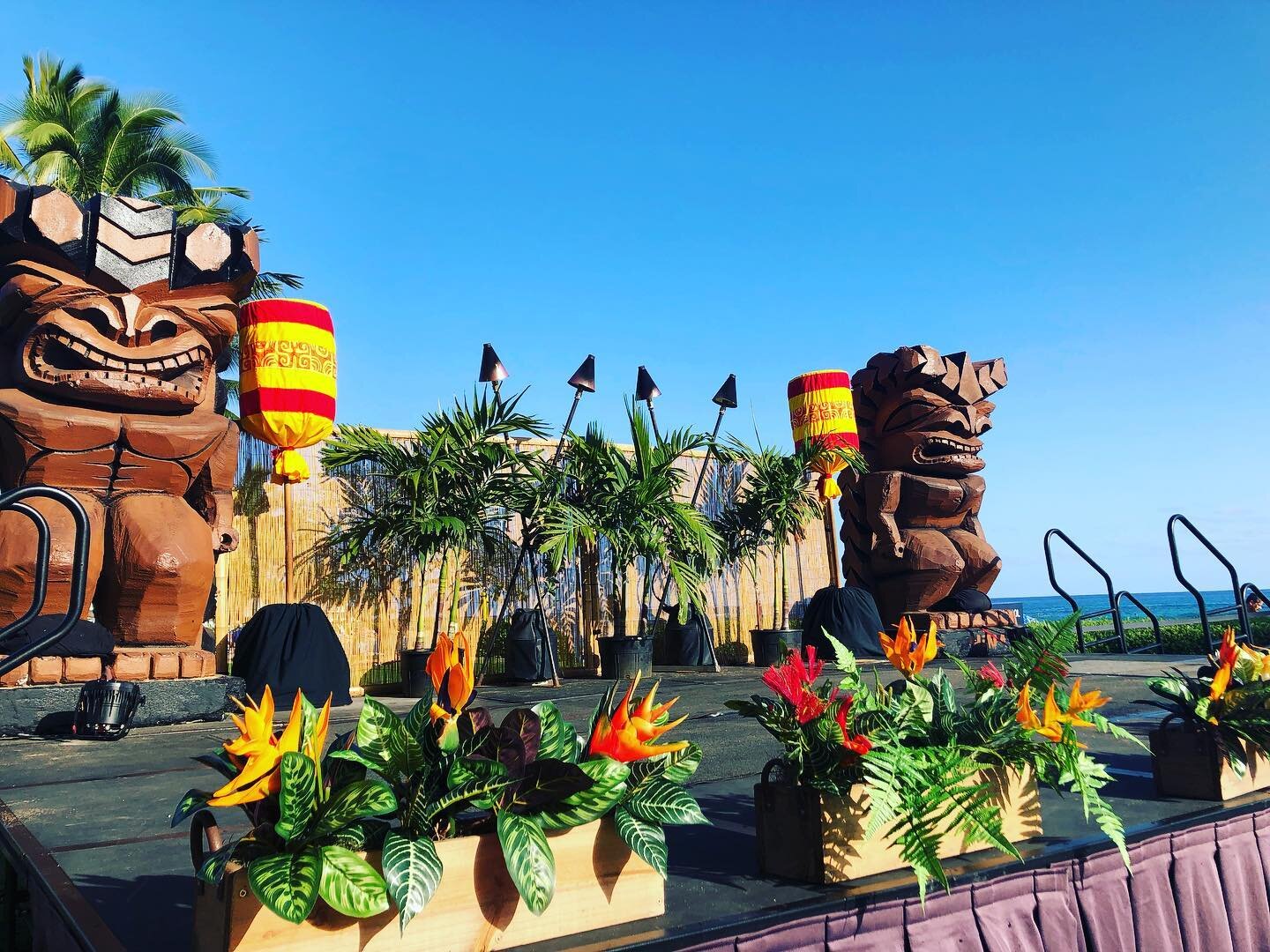 We miss this view 💕
&bull;
&bull;
&bull;
We will resume back to our regular luau schedule once this pandemic settles over. Until then, stay at home if you can, if you must go out keep a 6ft distance with other people and wash your hands frequently. 