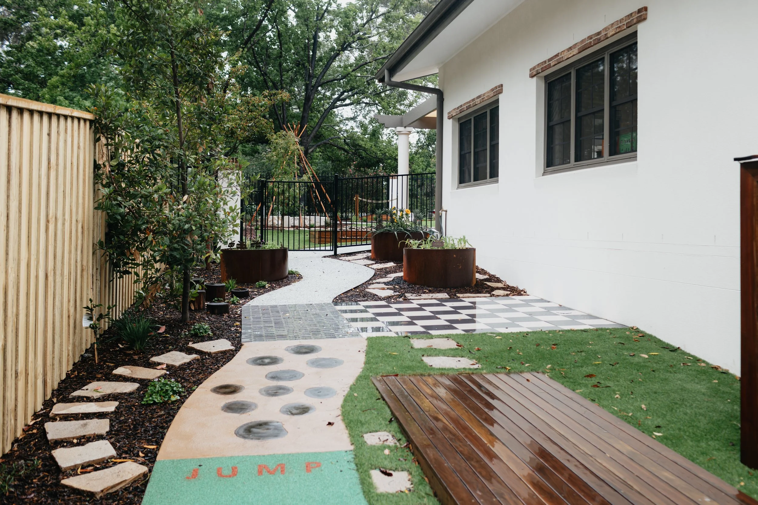 kissingptrd - agrose-74.jpg