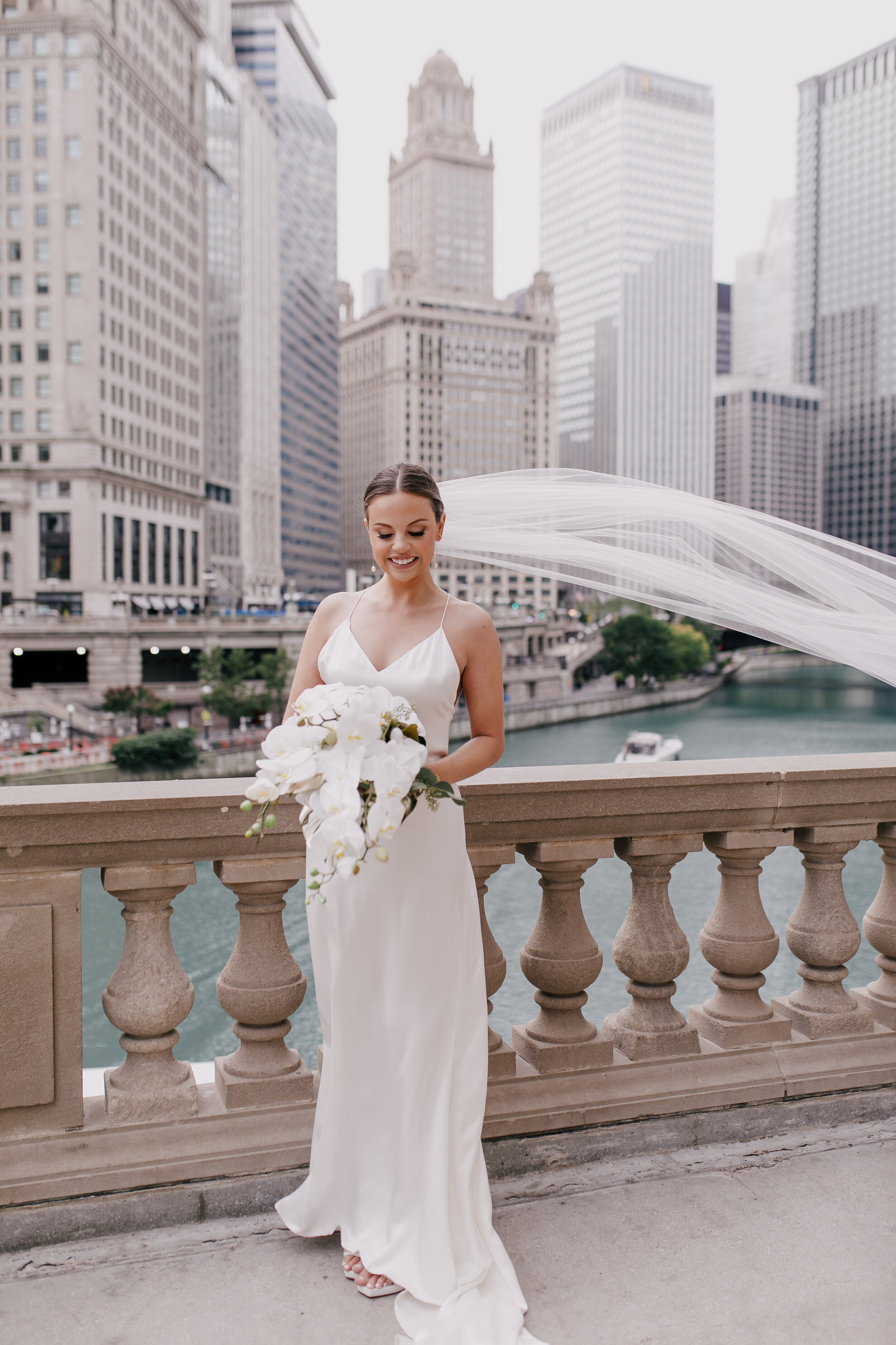 Chicago Wedding Photographer (Odyssey Chicago River Wedding 02)-40.jpg