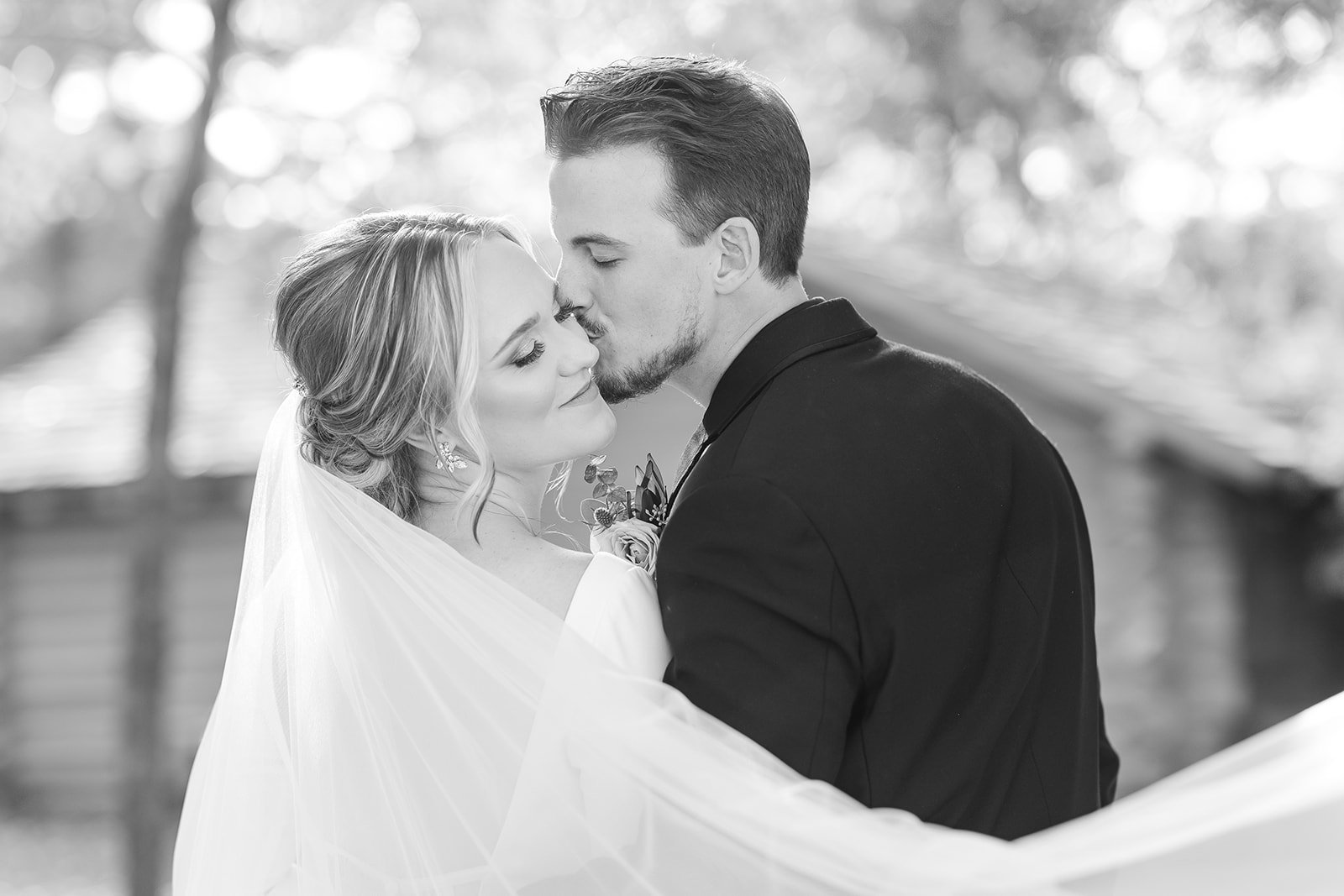 Chicago wedding photographer (Starved Rock Conference Center Couple portraits) 02-25.jpg