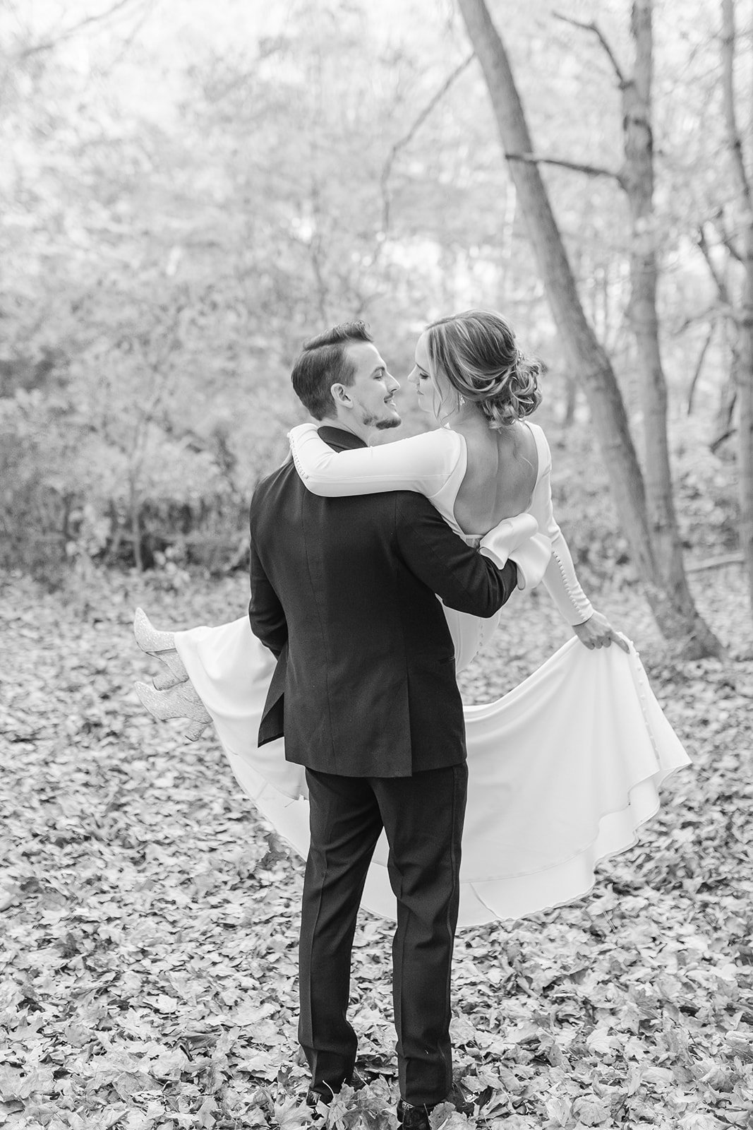 Chicago wedding photographer (Starved Rock Conference Center Couple portraits) 02-167.jpg