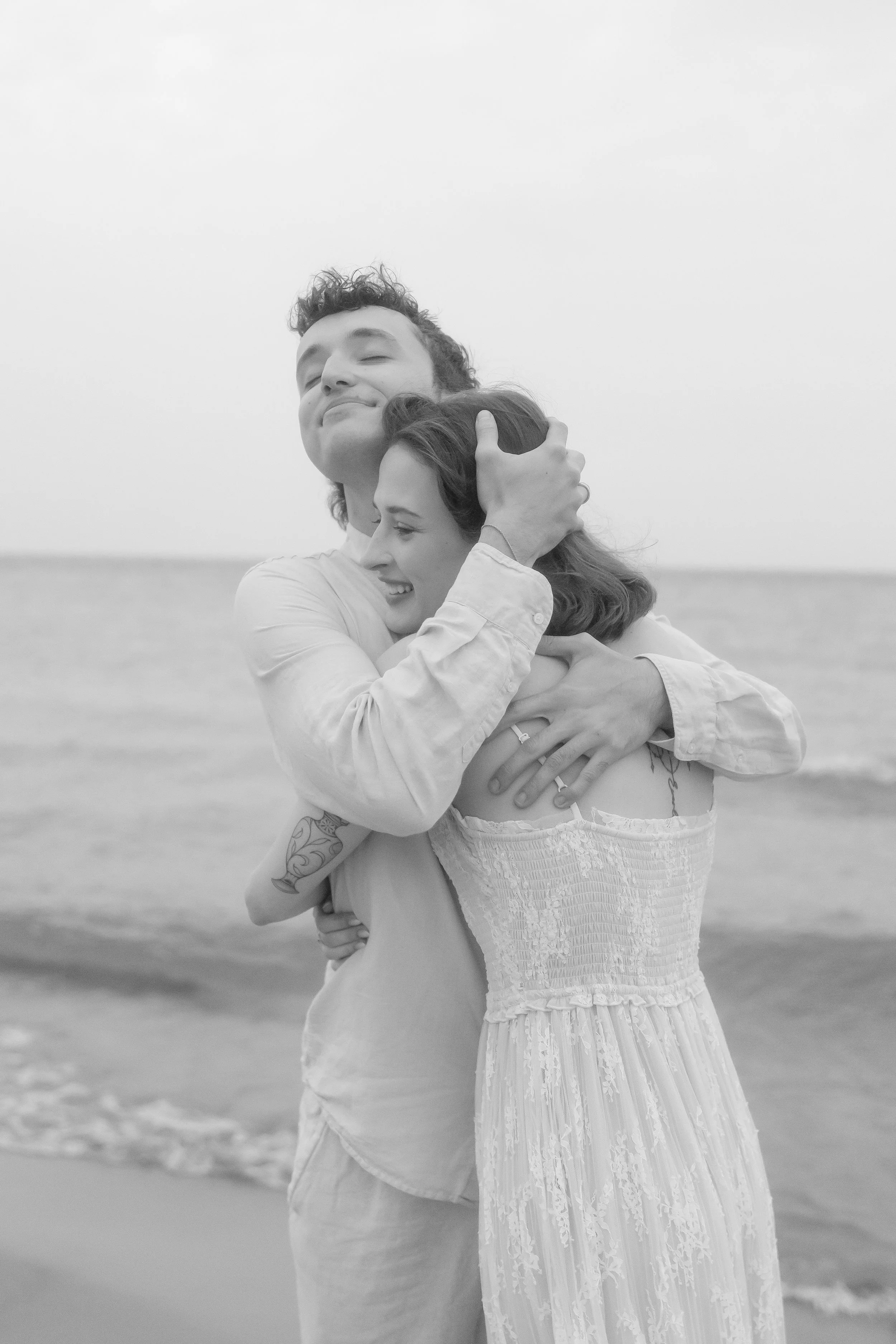 Chicago editorial wedding photographer (Gillson Beach Wilmette proposal engagement couples photo shoot)03-313.jpg