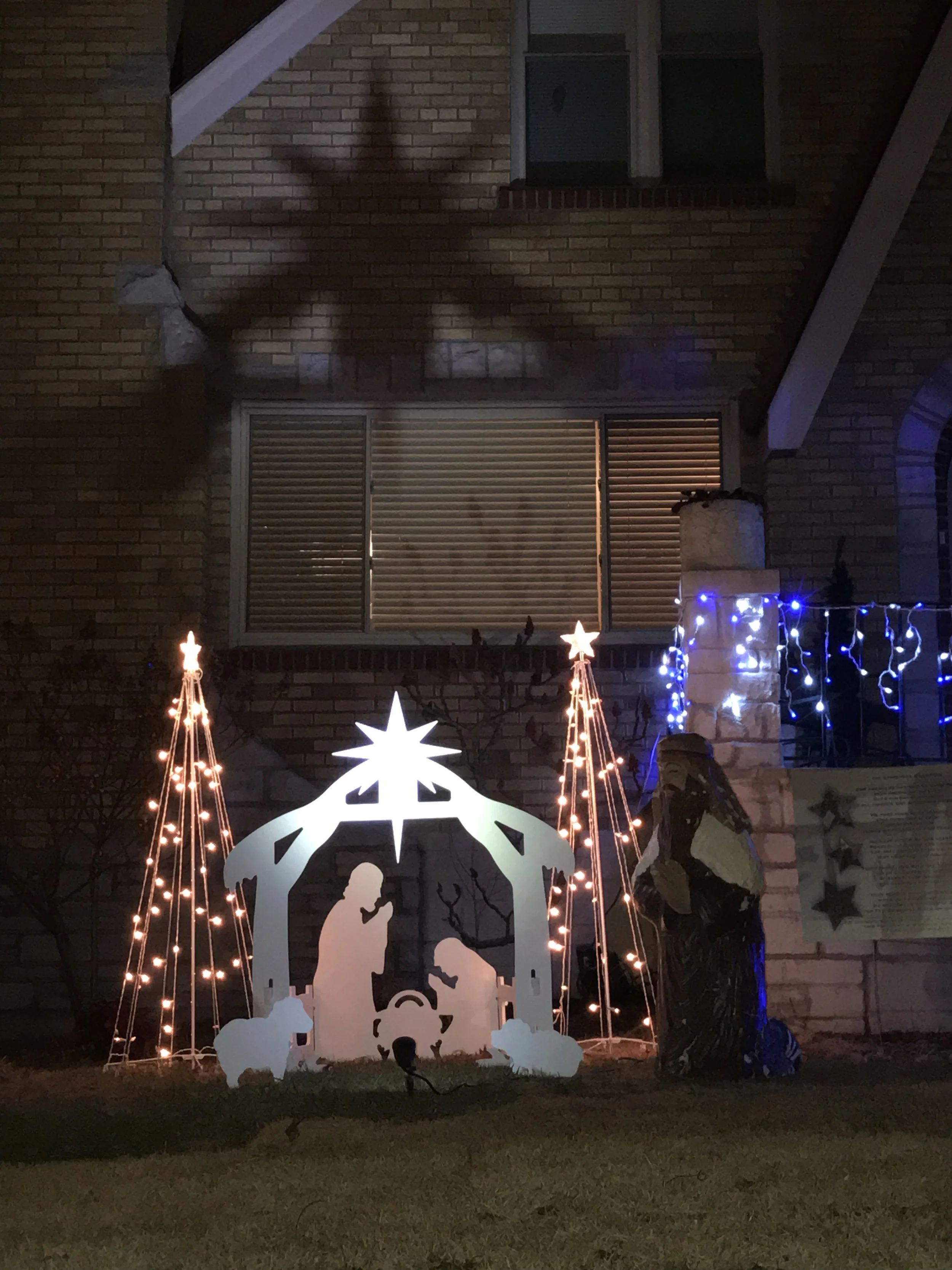 I'm running from home to home to the 5600 block of Oleatha. Great Christmas decor with a wonderful shadow effect! Makes me feel like I am back in my own time! This house helps in my mission - 'to spread the reason, Jesus our Savior is why we celebrate this season!'