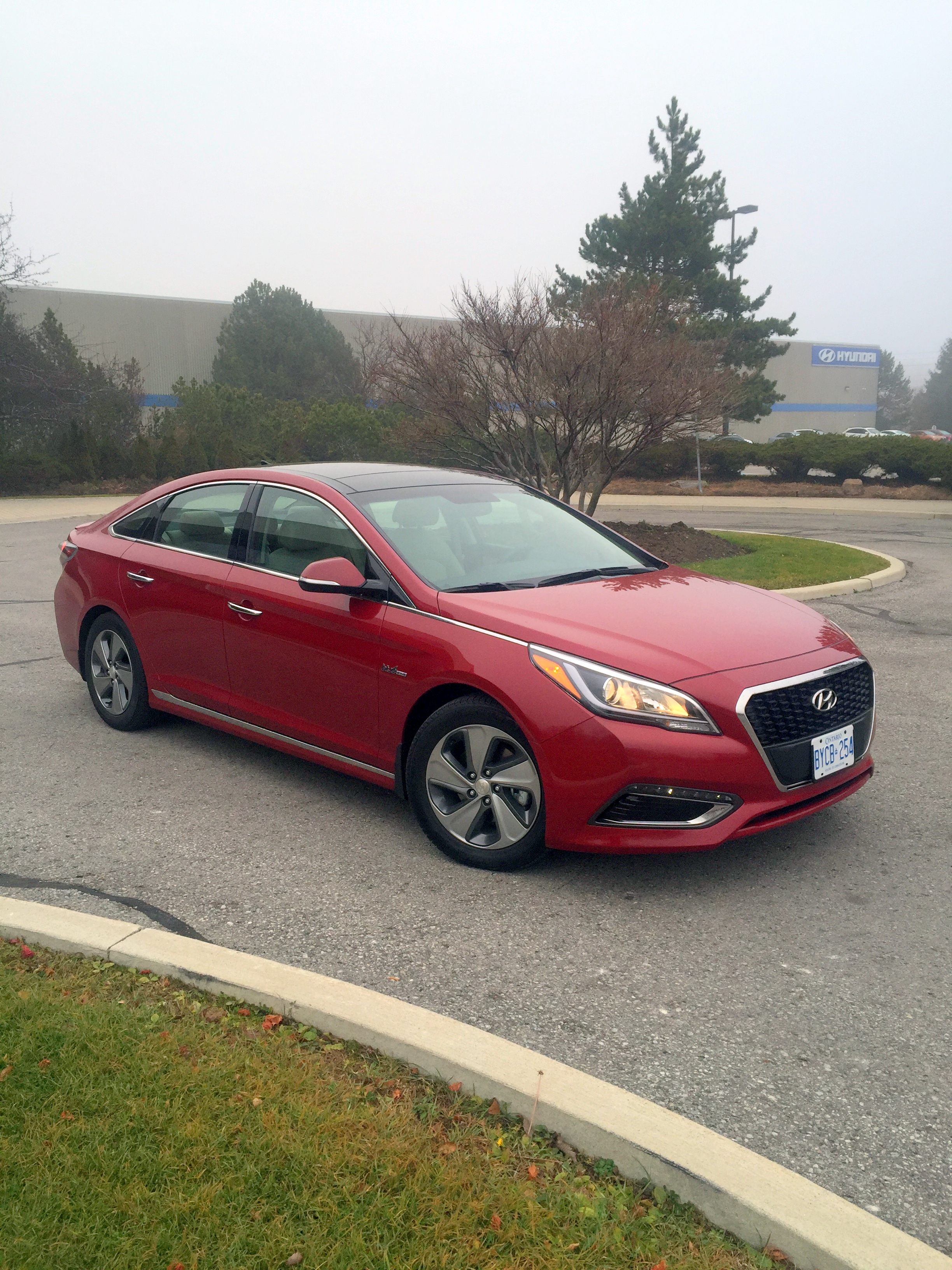 Modern Motoring - 2016 Hyundai Sonata Hybrid