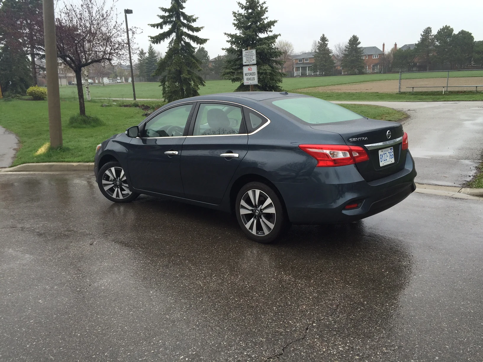Modern Motoring: 2016 Nissan Sentra