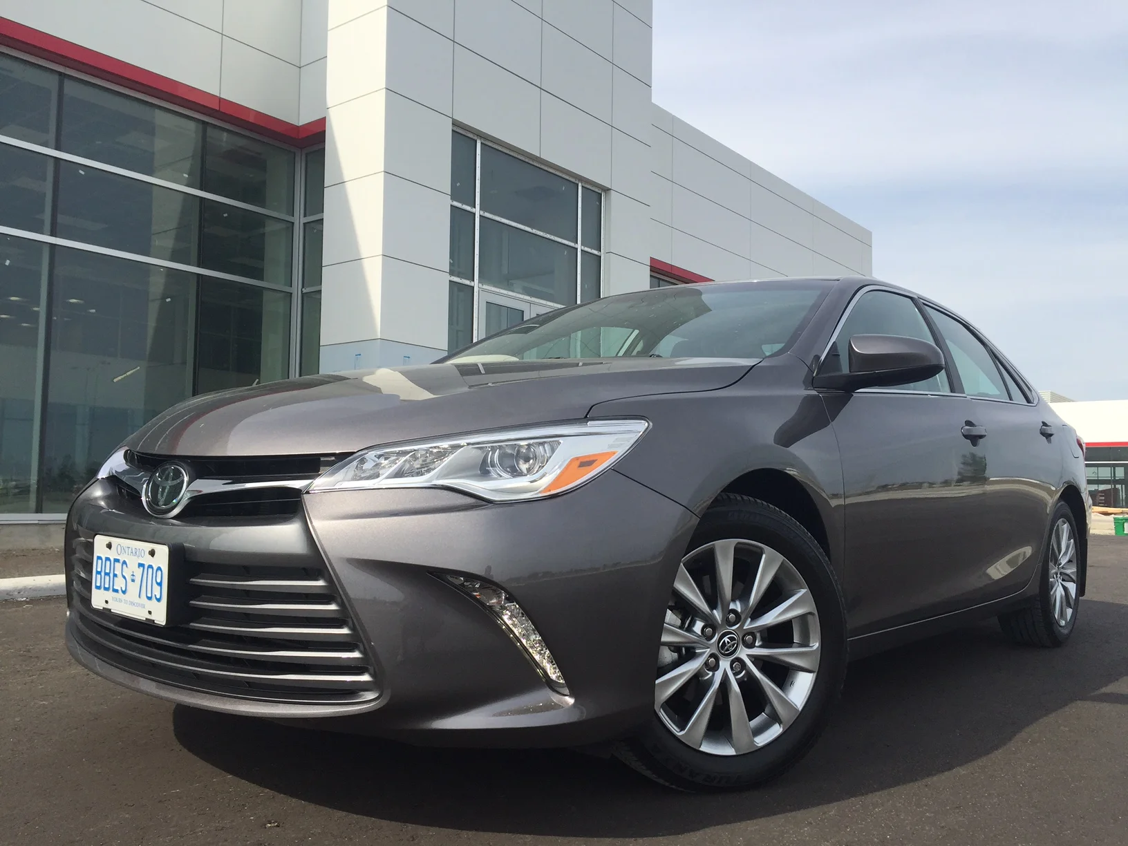 Modern Motoring: Reviewing the 2016 Toyota Camry